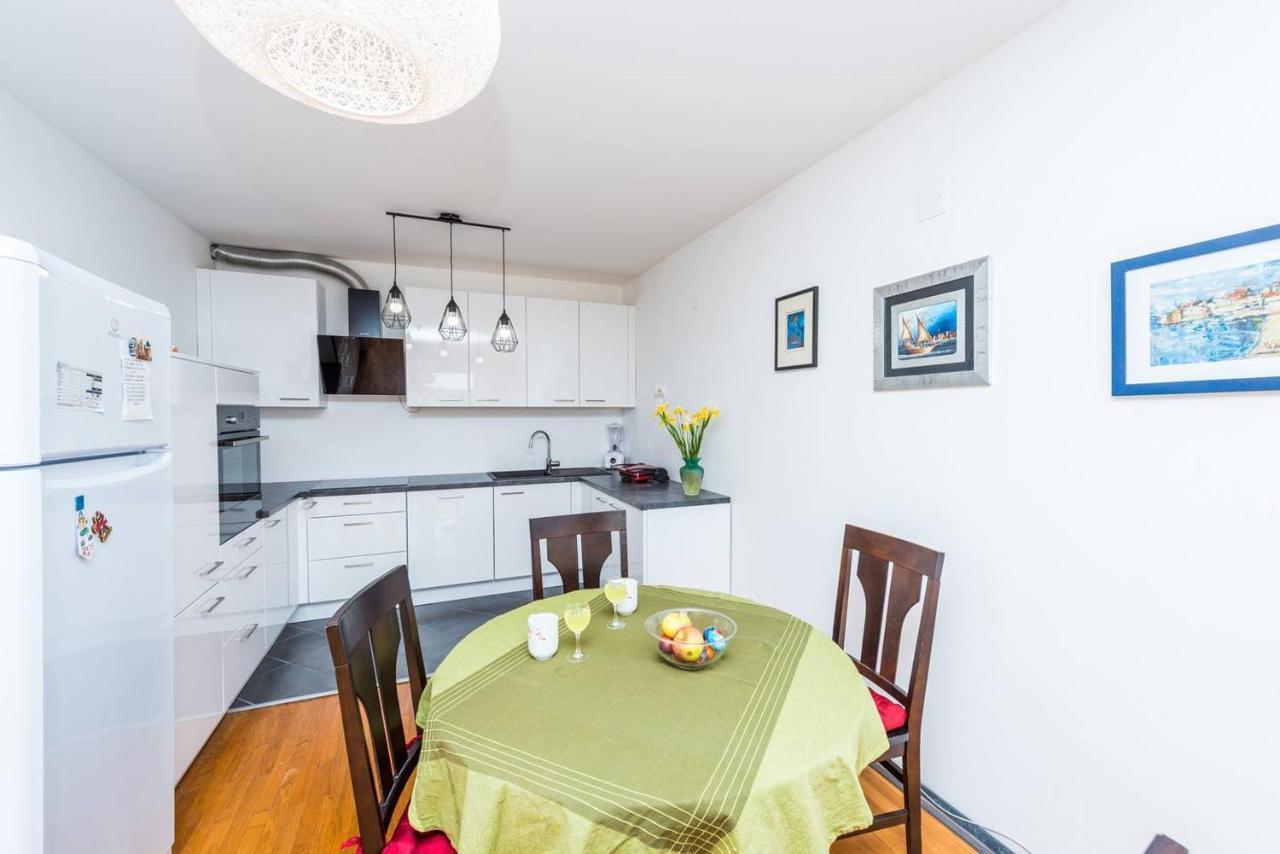 2 Bdrm Amore ドゥブロブニク エクステリア 写真